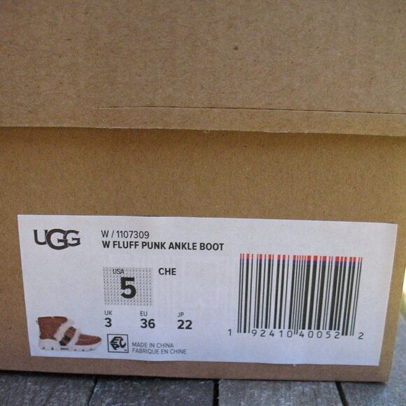 NWT UGG Ankle Boots - Picture 10 of 10